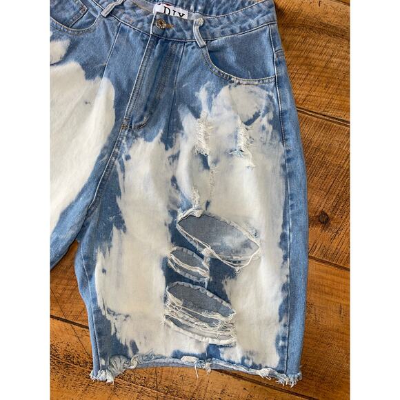 NWT Womens I‎ Love DIY by Panida 80s 90s Style Distressed Bleached Shorts Size M - Picture 2 of 9